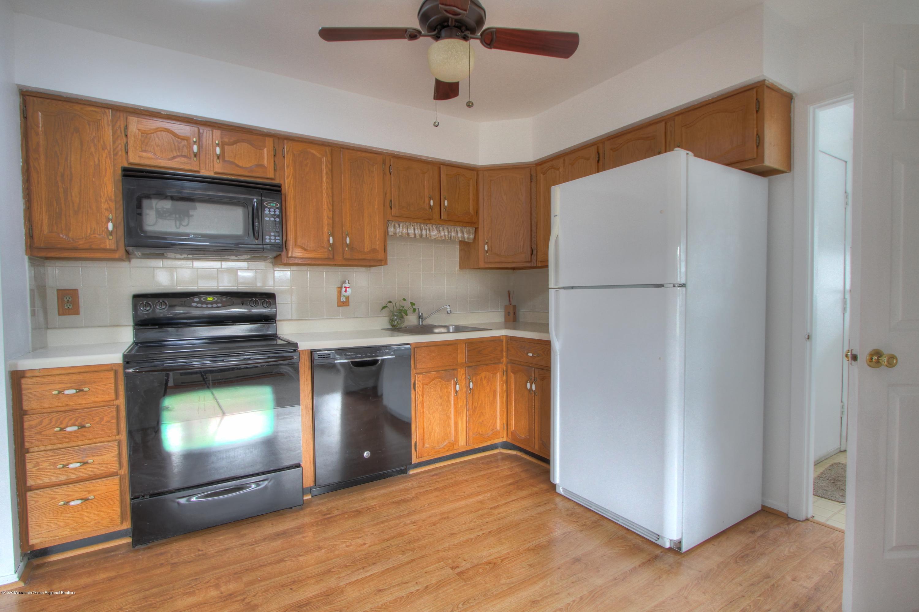 24 Berkshire Road Whiting, NJ 08759 - Photo 2 of 23 Kitchen