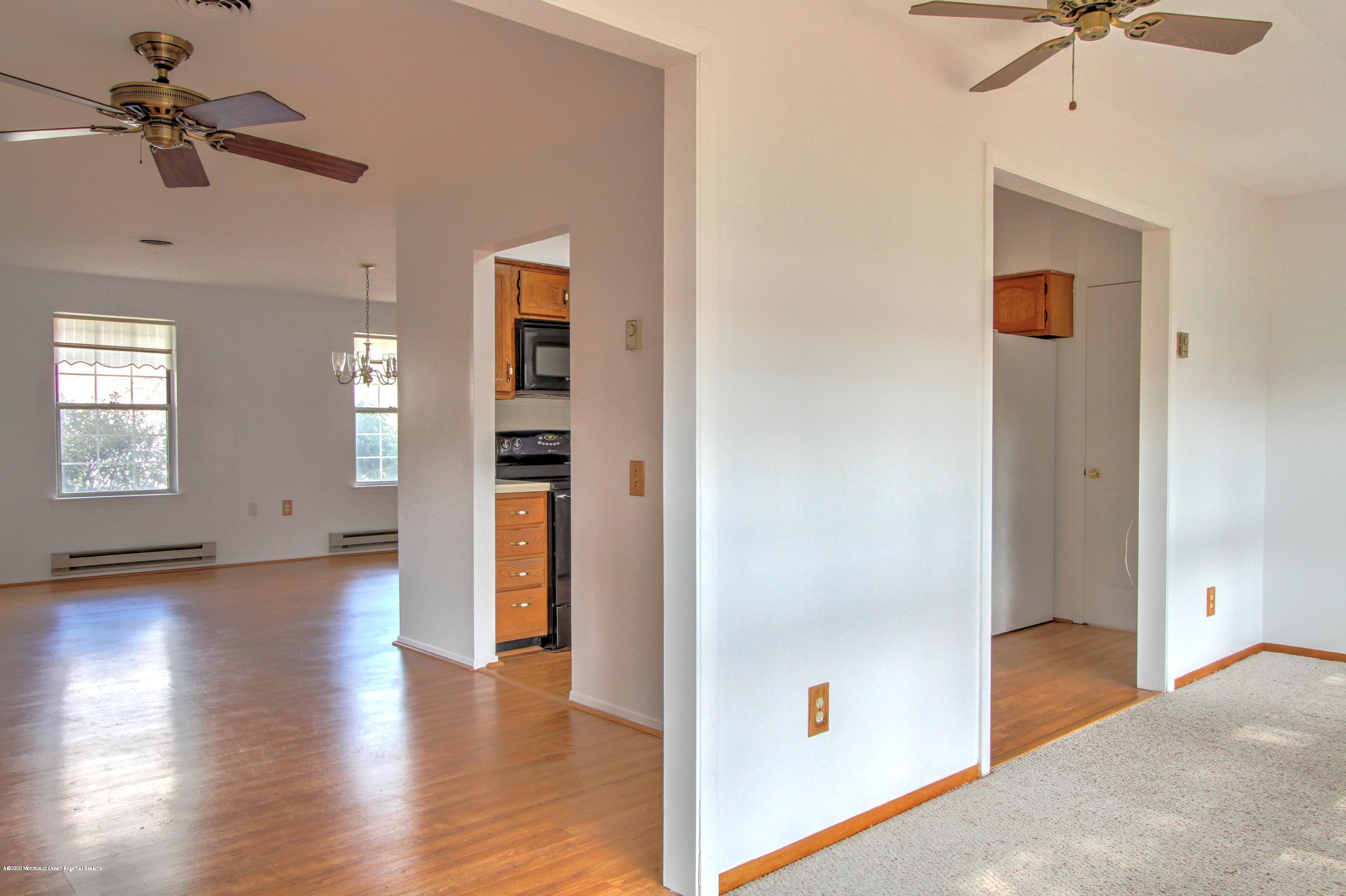24 Berkshire Road Whiting, NJ 08759 - Photo 9 of 23 Split View
