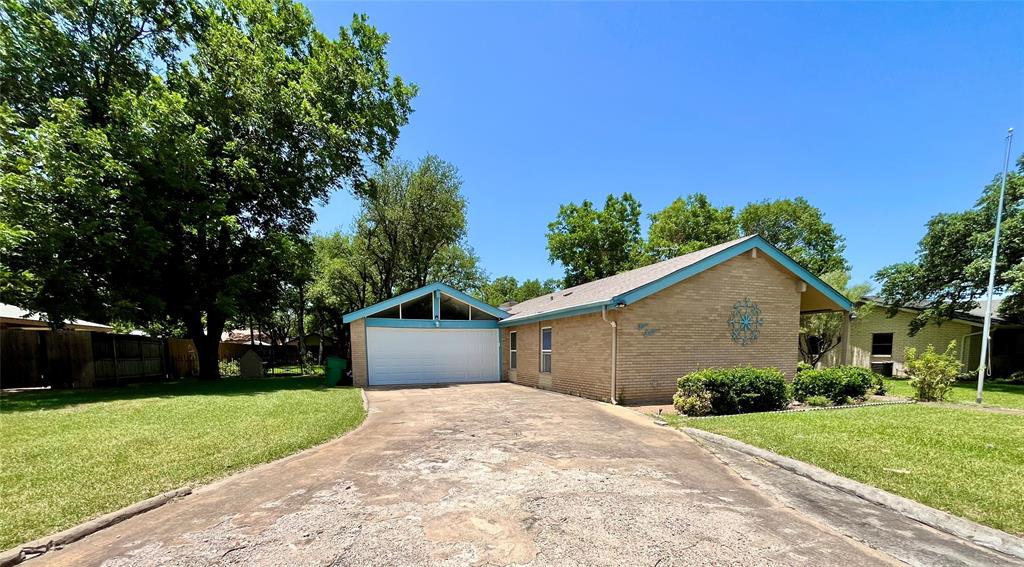 416 Jones Street Hamilton, TX 76531 - Photo 3 of 40