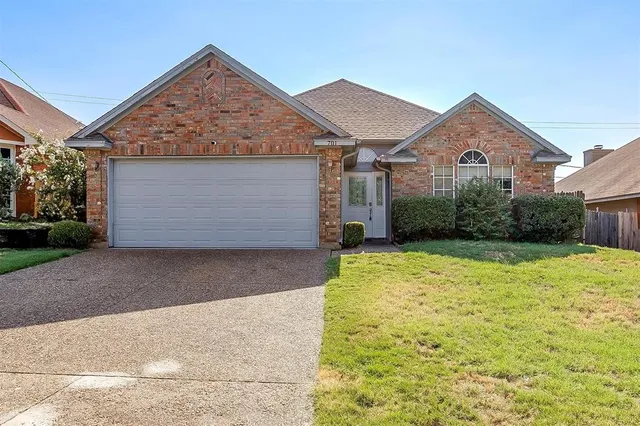 $2,200 | 701 Cross Ridge Circle, Fort Worth, TX 76120