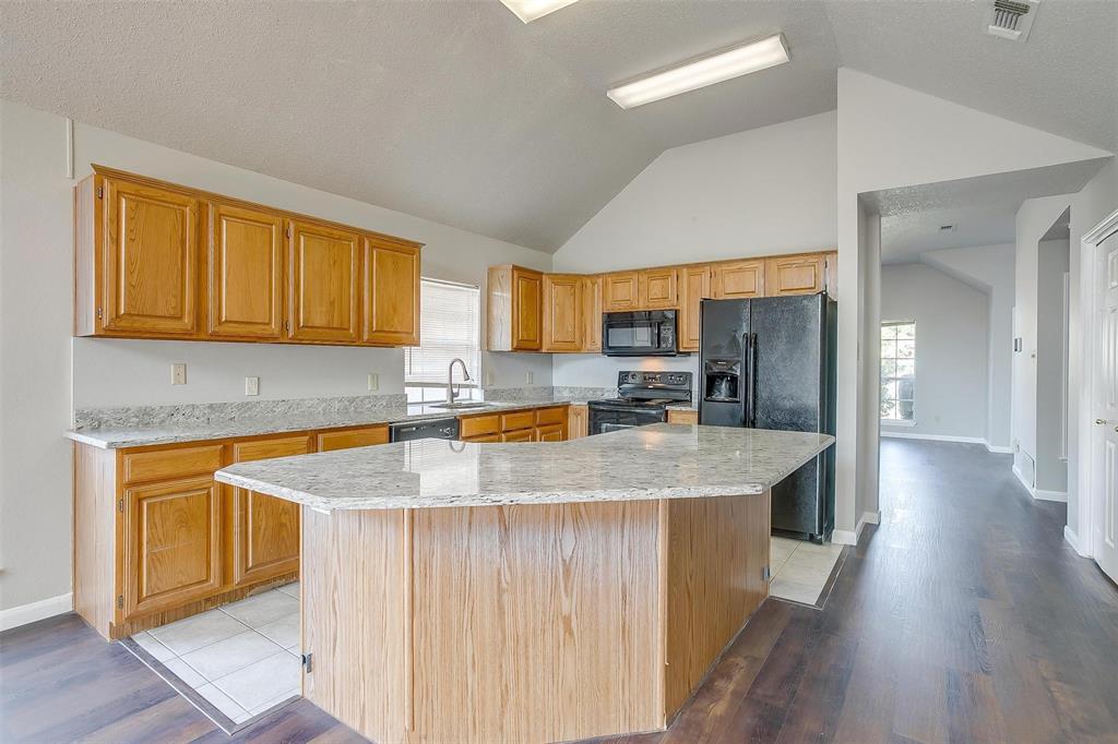 701 Cross Ridge Circle Fort Worth, TX 76120 - Photo 12 of 24