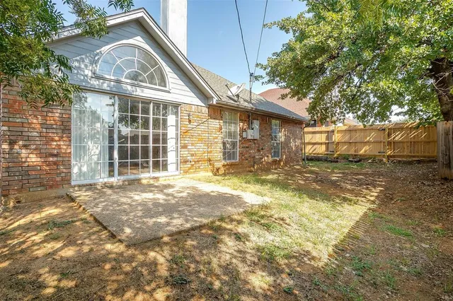 $2,100 | 701 Cross Ridge Circle, Fort Worth, TX 76120