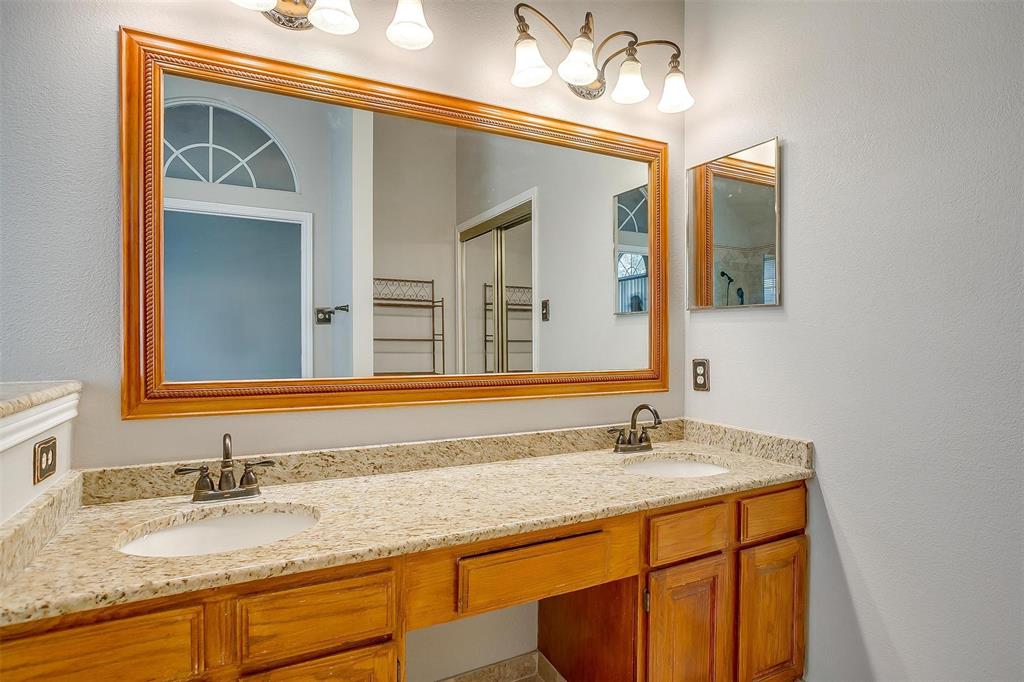 701 Cross Ridge Circle Fort Worth, TX 76120 - Photo 8 of 24