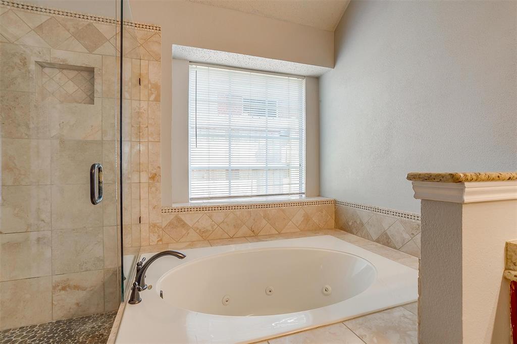 701 Cross Ridge Circle Fort Worth, TX 76120 - Photo 10 of 24