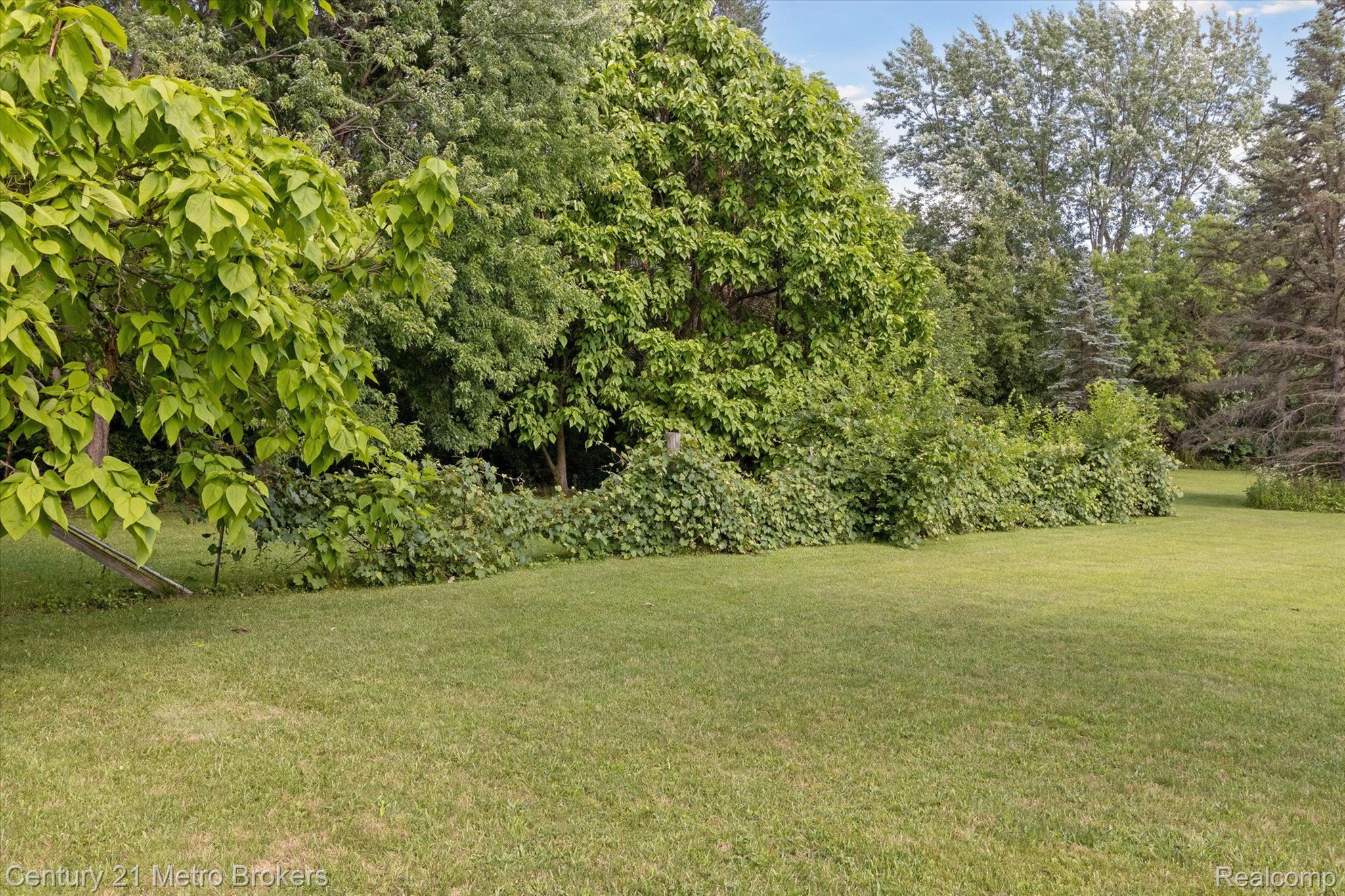 2457 South Vassar Road Davison, MI 48423 - Photo 9 of 41 Gallery Image 9