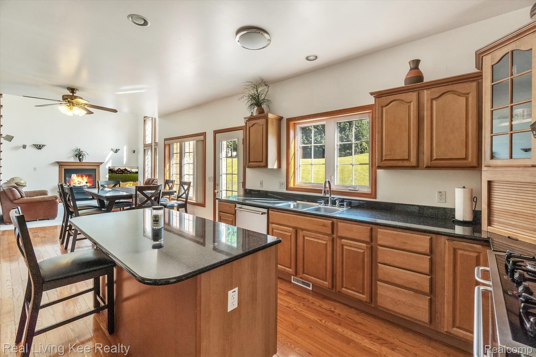 39 Fieldway Court Rochester, MI 48306 - Photo 18 of 55 18-39-Fieldway-Ct-WindowStill-Real-Estate-Photography-18.jpg