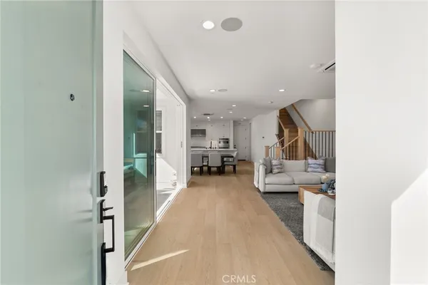 $2,595,000 | 2127 Cresta Drive, Newport Beach, CA 92660