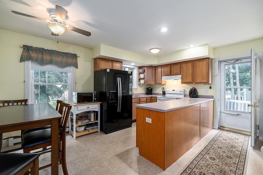 5 Farragut Road, Unit 2 Ipswich, MA 01938 - Photo 4 of 17 Gallery Image 4