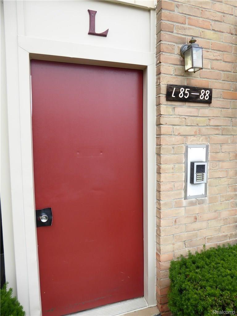 2 Bedroom 2 Bath Condo with Carport