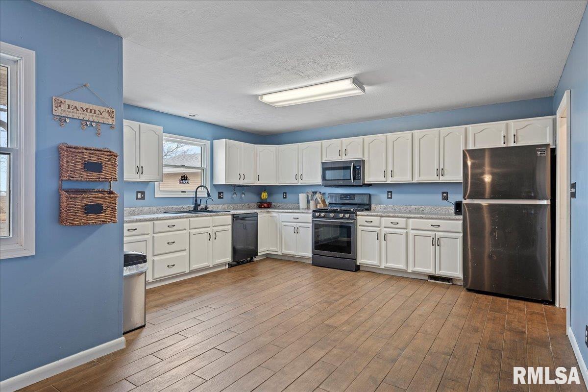 5938 Snell Road Auburn, IL 62615 - Photo 11 of 49