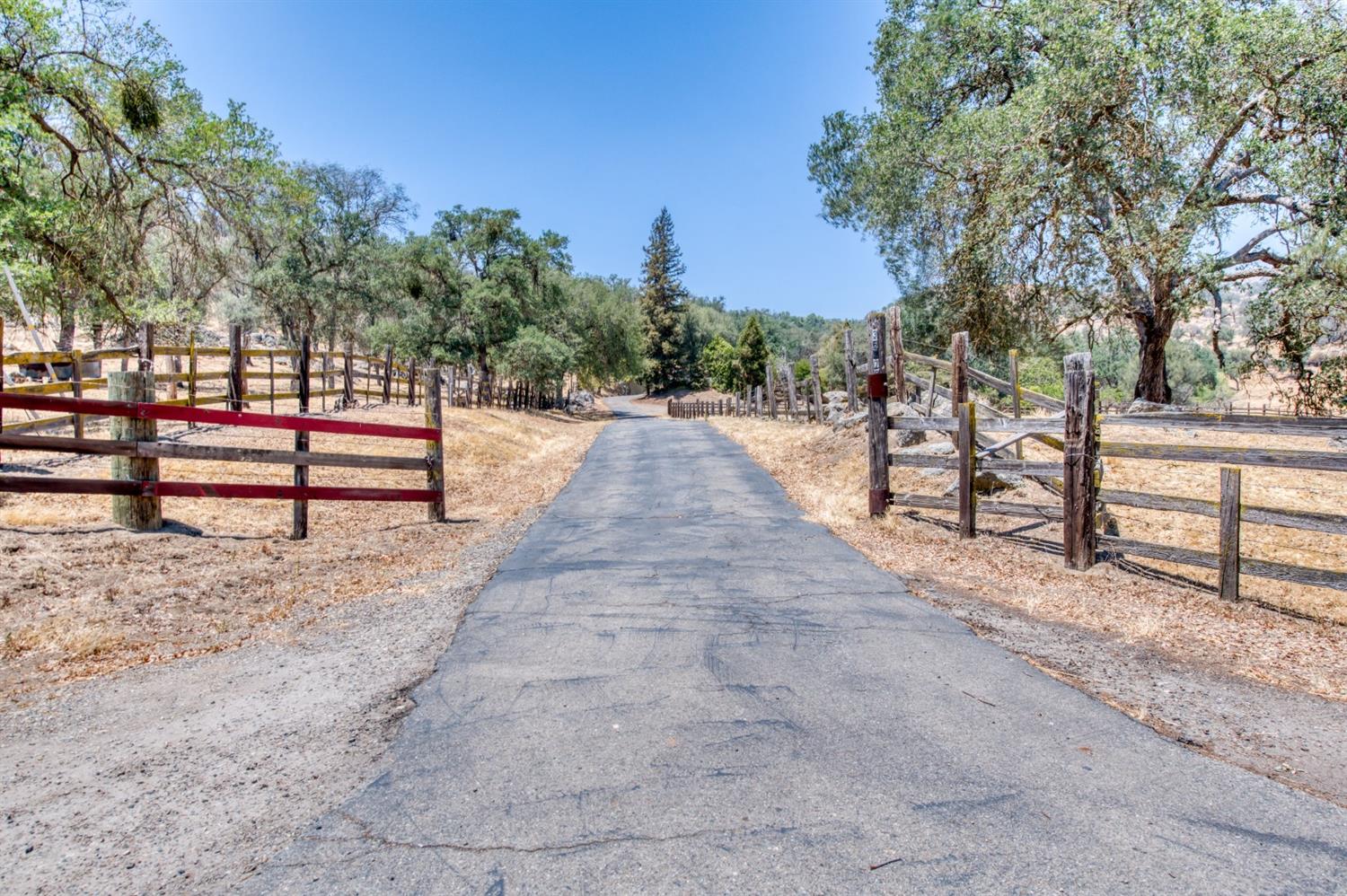 36170 Mistletoe Road Squaw Valley, CA 93675 - Photo 25 of 49 Gallery Image 25