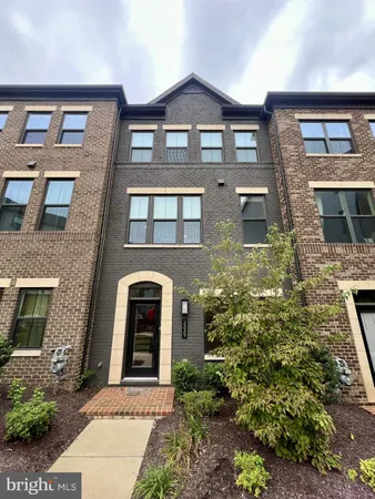 $3,800 | 2339 Water Promenade Avenue, Herndon, VA 20171