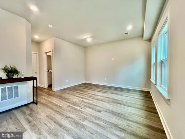 $3,800 | 2339 Water Promenade Avenue, Herndon, VA 20171