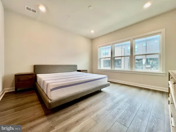 $3,800 | 2339 Water Promenade Avenue, Herndon, VA 20171