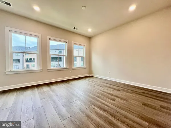 $3,800 | 2339 Water Promenade Avenue, Herndon, VA 20171