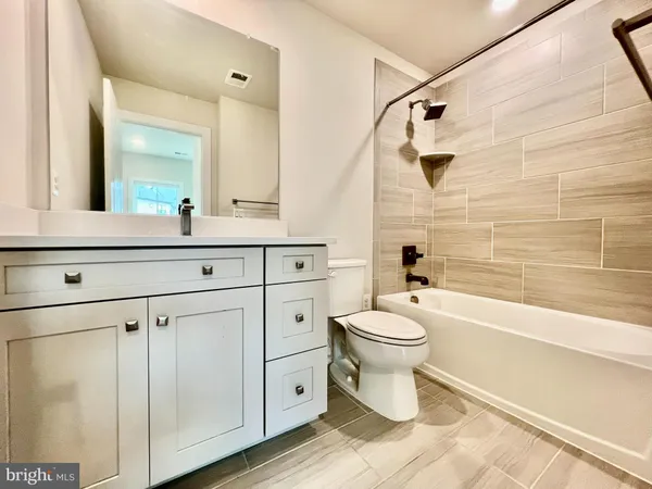 $3,800 | 2339 Water Promenade Avenue, Herndon, VA 20171