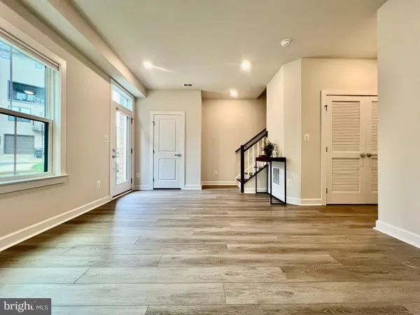 $3,800 | 2339 Water Promenade Avenue, Herndon, VA 20171