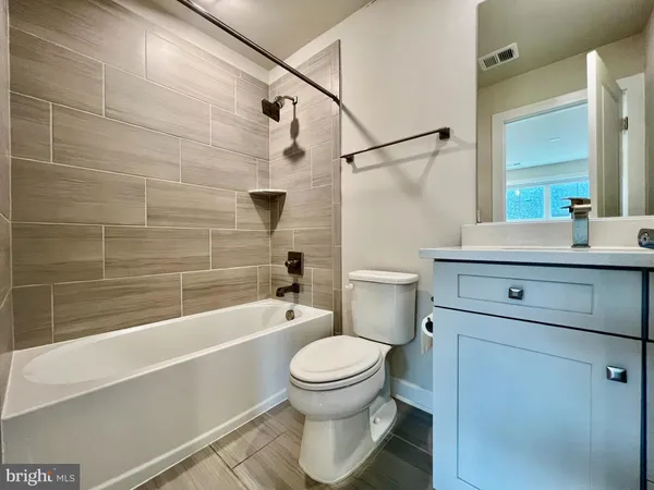 $3,800 | 2339 Water Promenade Avenue, Herndon, VA 20171