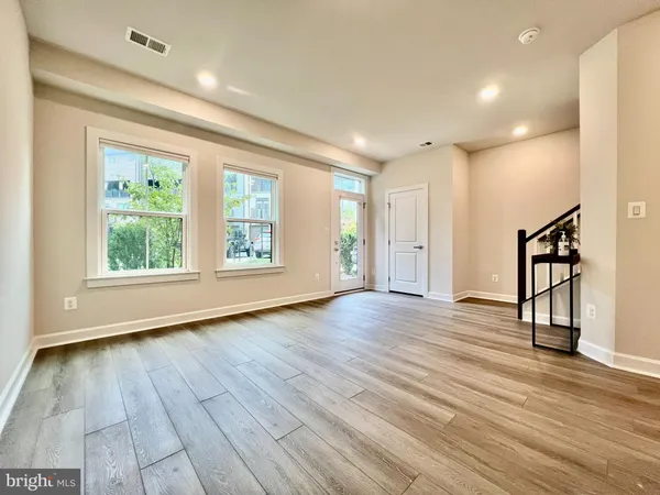 $3,800 | 2339 Water Promenade Avenue, Herndon, VA 20171