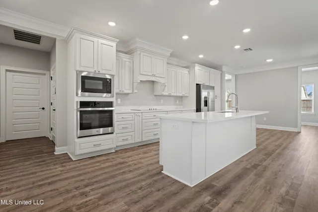 $395,500 | 6746 Maurepas Circle, Ocean Springs, MS 39564