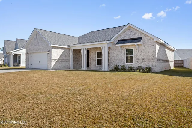 $395,500 | 6746 Maurepas Circle, Ocean Springs, MS 39564