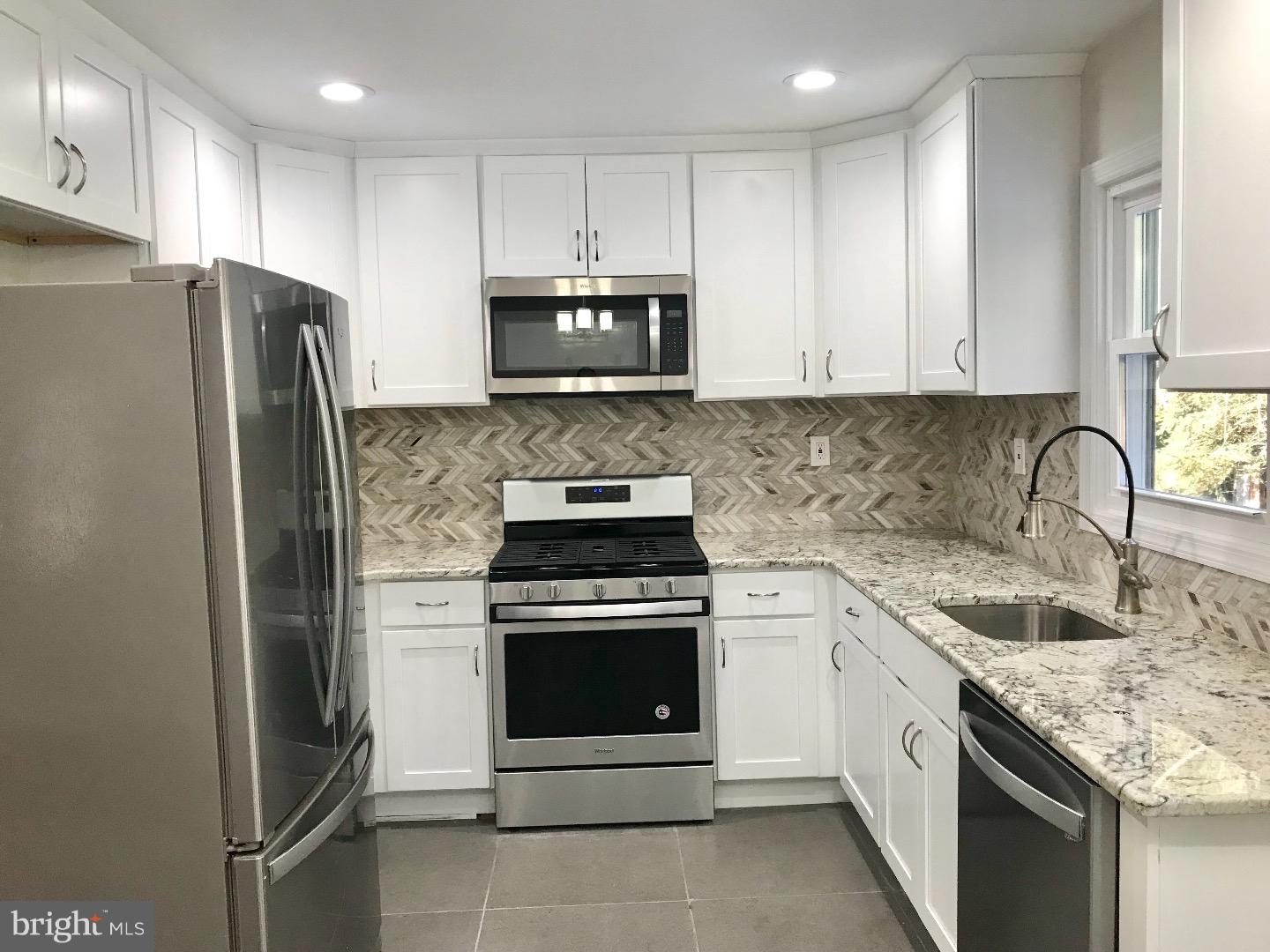 391 North Post Road Princeton Junction, NJ 08550 - Photo 5 of 16