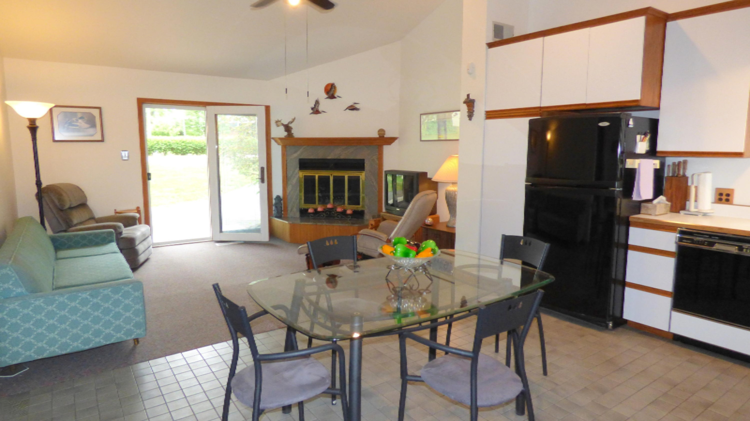 60293 Walnut Drive Decatur, MI 49045 - Photo 5 of 34 Family Room