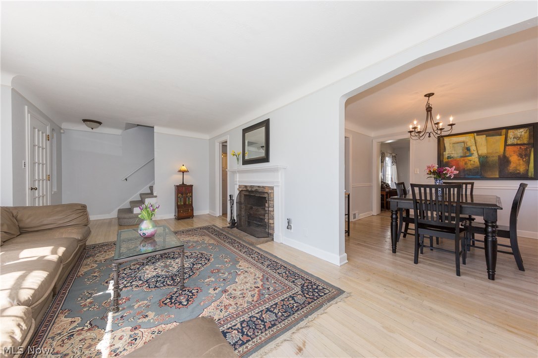 5251 Spencer Road Cleveland, OH 44124 - Photo 9 of 34