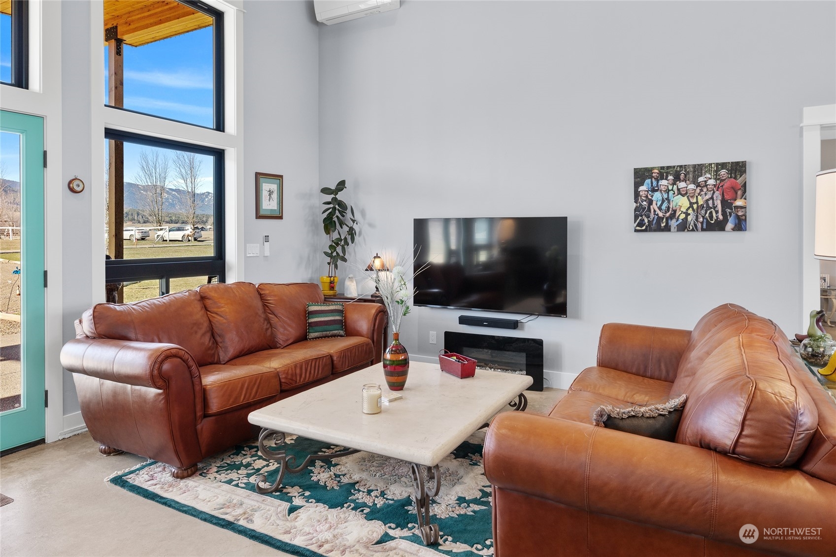 832 Pays Road Cle Elum, WA 98922 - Photo 12 of 25 a living room with furniture and a flat screen tv