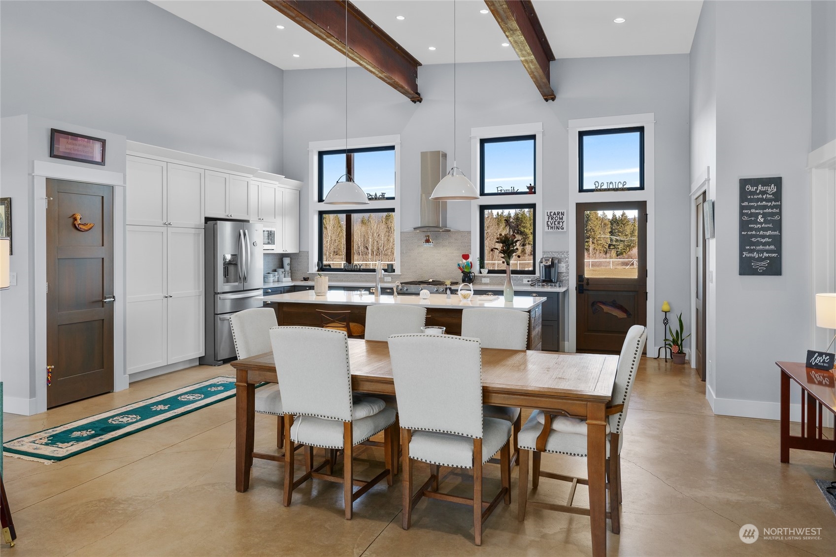 832 Pays Road Cle Elum, WA 98922 - Photo 6 of 25 a view of a dining room with furniture