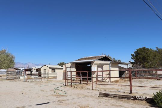 1061 South Richmond Road Ridgecrest, CA 93555 - Photo 16 of 24
