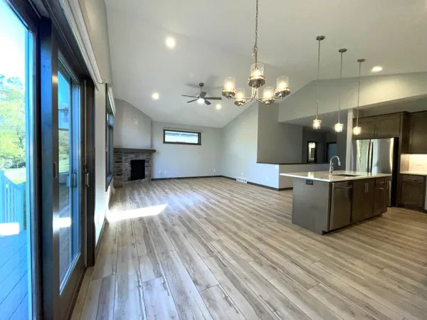 $469,900 | 2592 Farmington Way, Suamico, WI 54313
