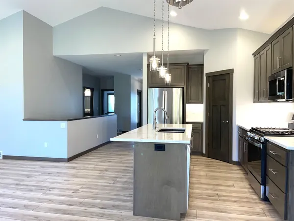 $469,900 | 2592 Farmington Way, Suamico, WI 54313