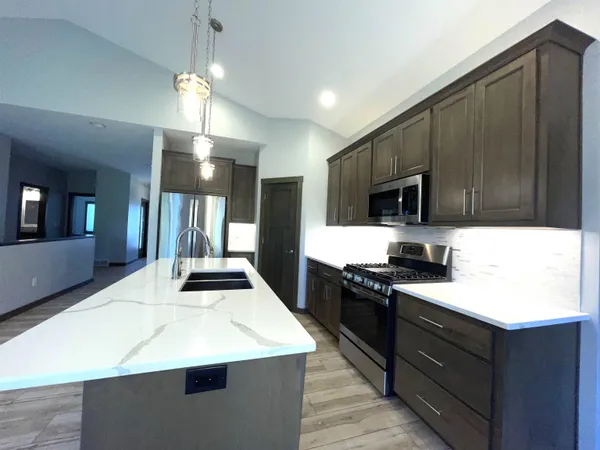 $469,900 | 2592 Farmington Way, Suamico, WI 54313