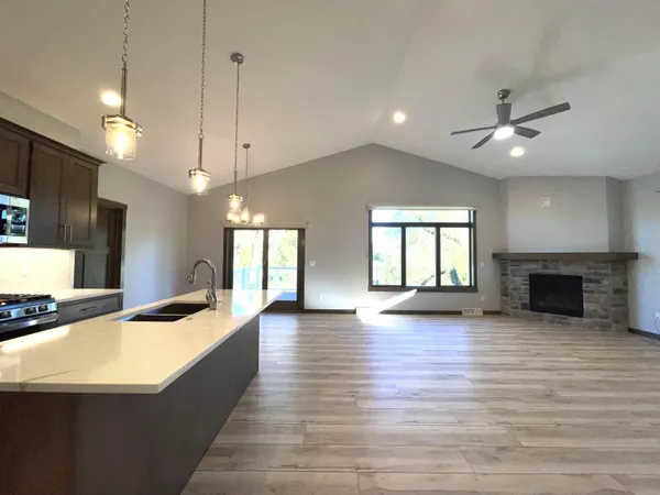 $469,900 | 2592 Farmington Way, Suamico, WI 54313