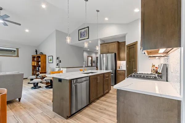 $469,900 | 2592 Farmington Way, Suamico, WI 54313