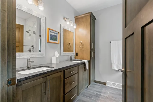 $469,900 | 2592 Farmington Way, Suamico, WI 54313