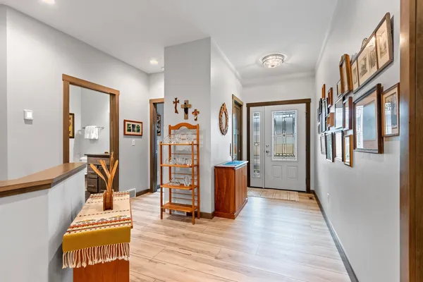 $469,900 | 2592 Farmington Way, Suamico, WI 54313