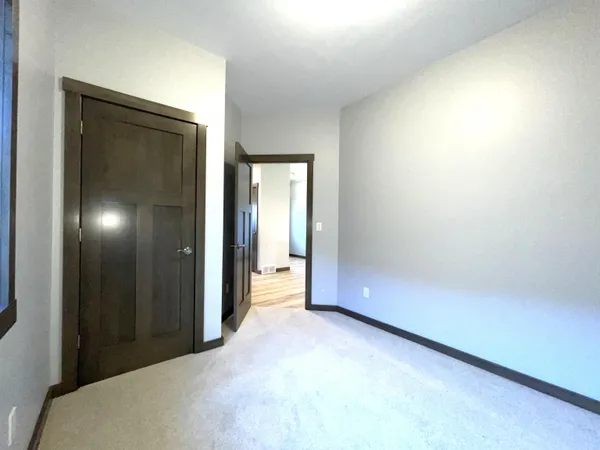 $469,900 | 2592 Farmington Way, Suamico, WI 54313