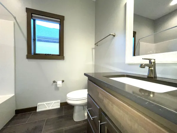 $469,900 | 2592 Farmington Way, Suamico, WI 54313