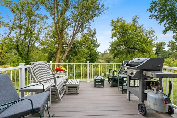 $469,900 | 2592 Farmington Way, Suamico, WI 54313