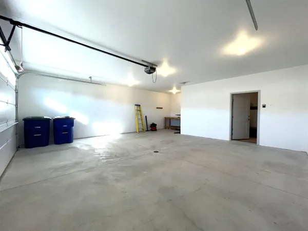 $469,900 | 2592 Farmington Way, Suamico, WI 54313