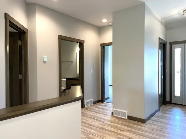 $469,900 | 2592 Farmington Way, Suamico, WI 54313