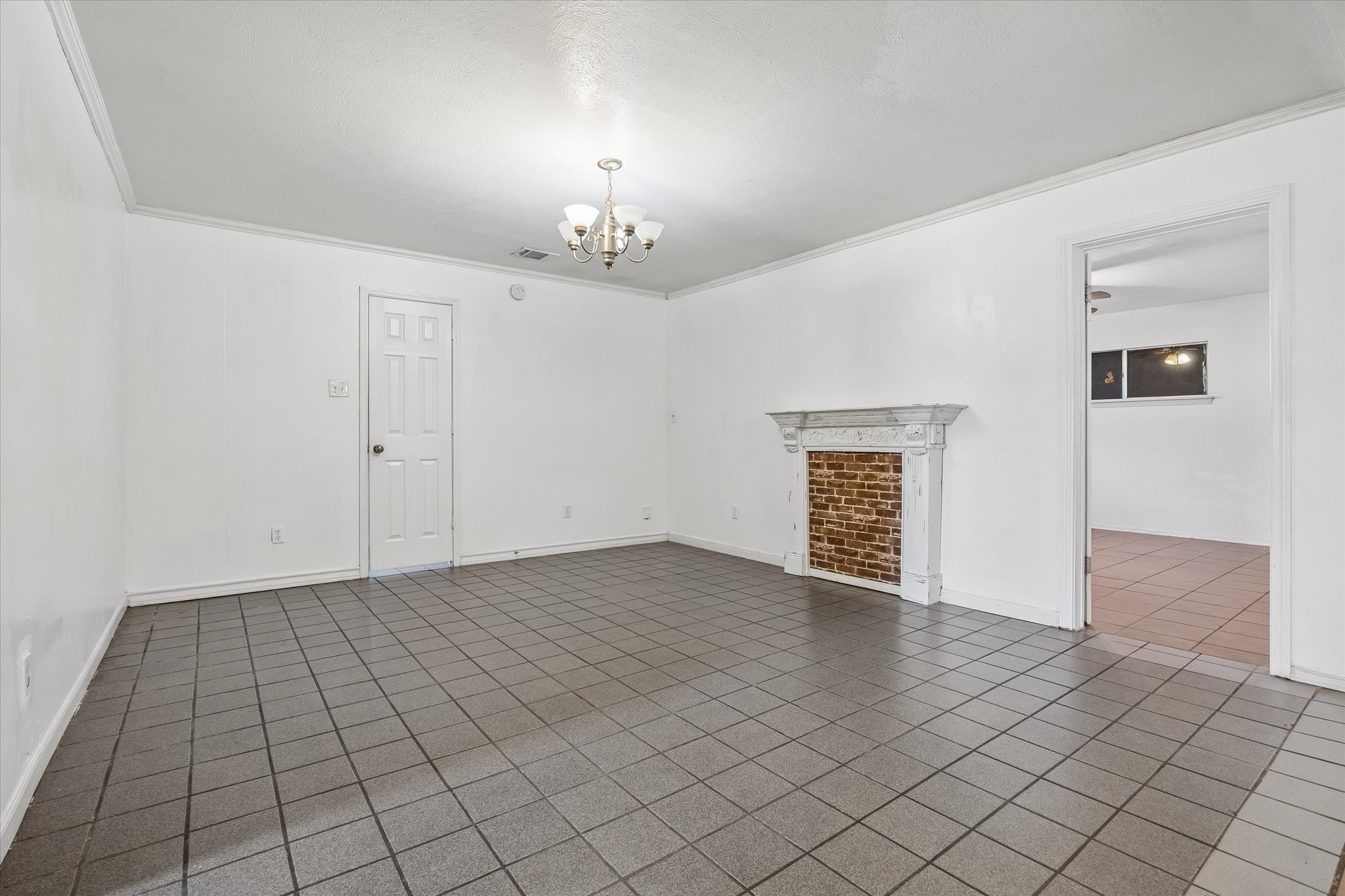 7119 Long Point Road Houston, TX 77055 - Photo 4 of 21