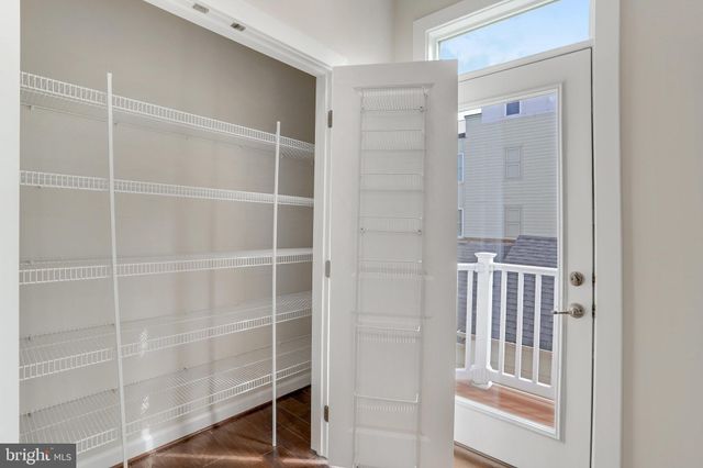 $999,999 | 3408 11th Street South, Arlington, VA 22204