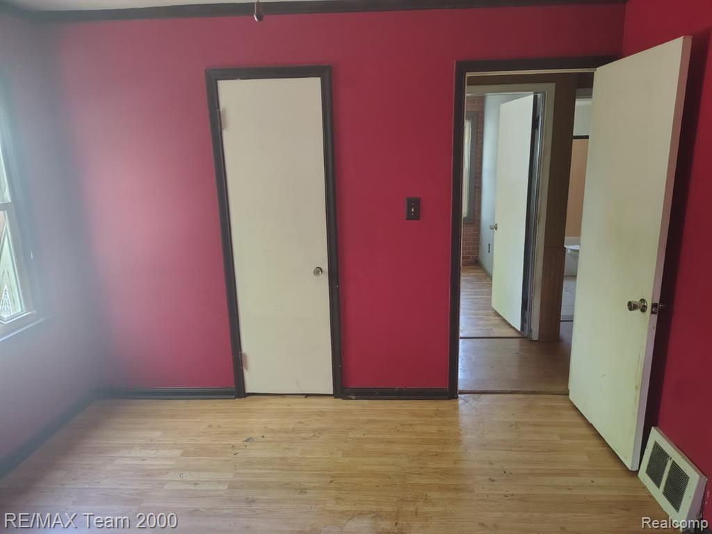 24806 Frisbee Street Detroit, MI 48219 - Photo 16 of 34