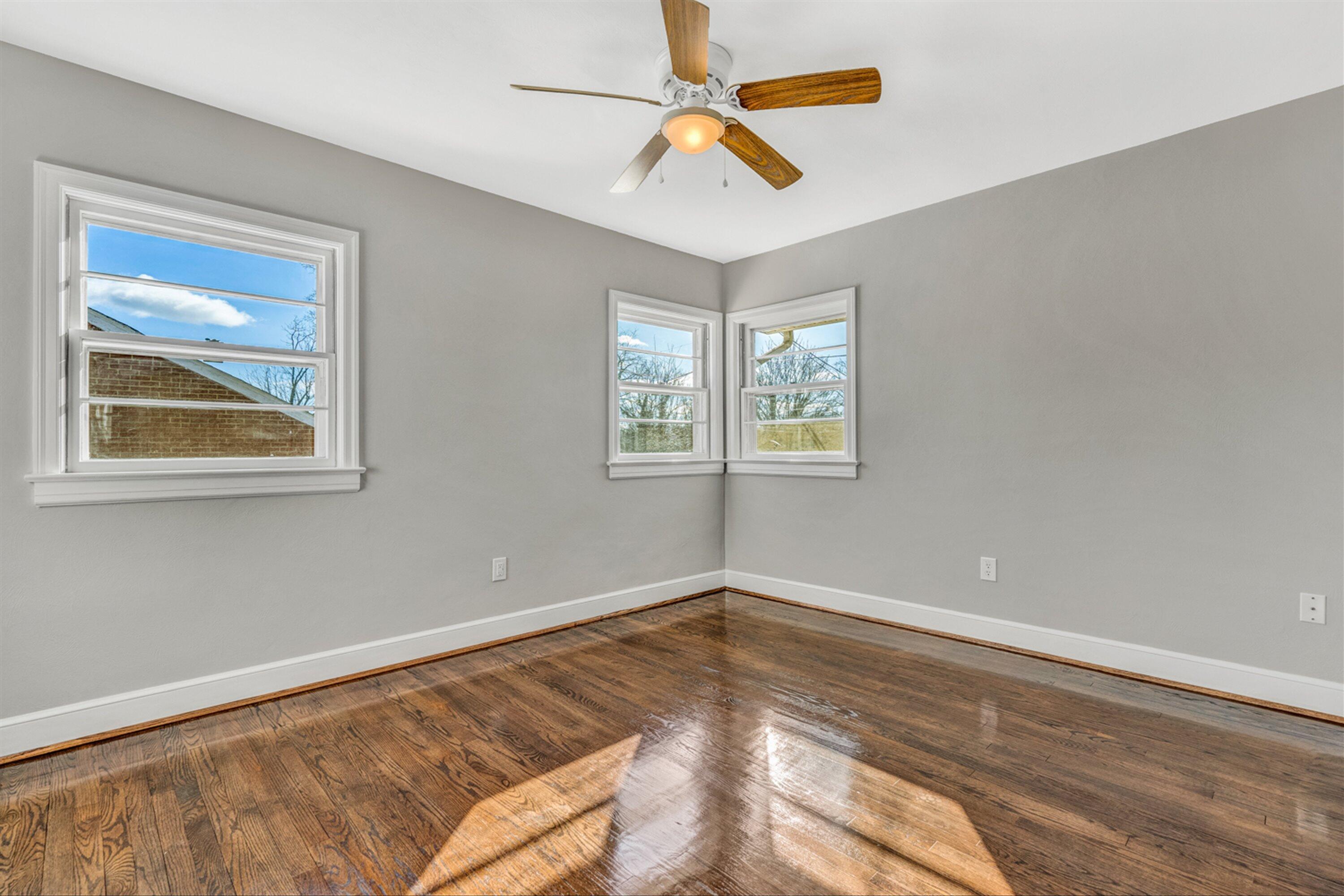 3026 Linwood Road Northwest Roanoke, VA 24017 - Photo 14 of 33 16-DSC1768