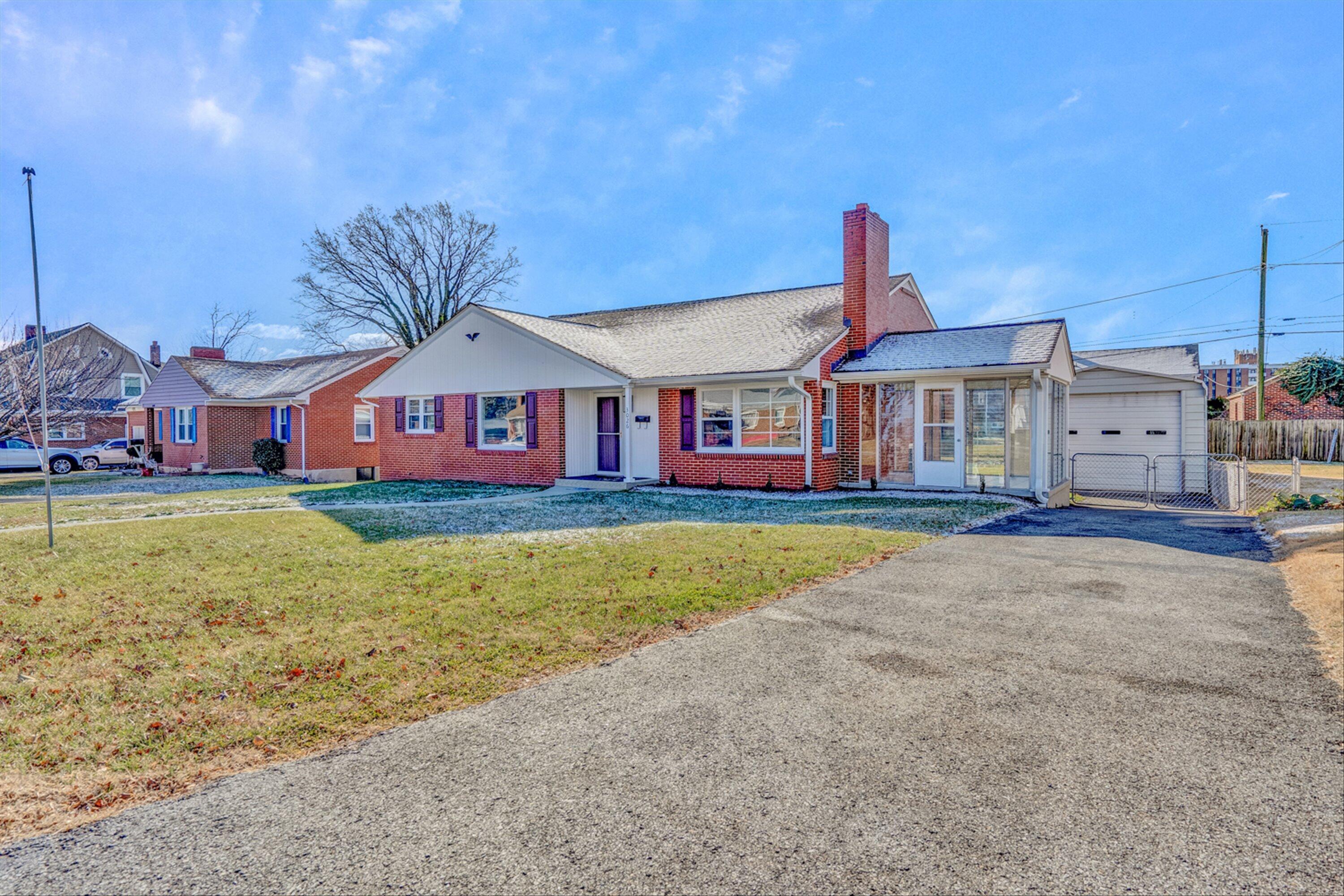 3026 Linwood Road Northwest Roanoke, VA 24017 - Photo 2 of 33 01-DSC1723