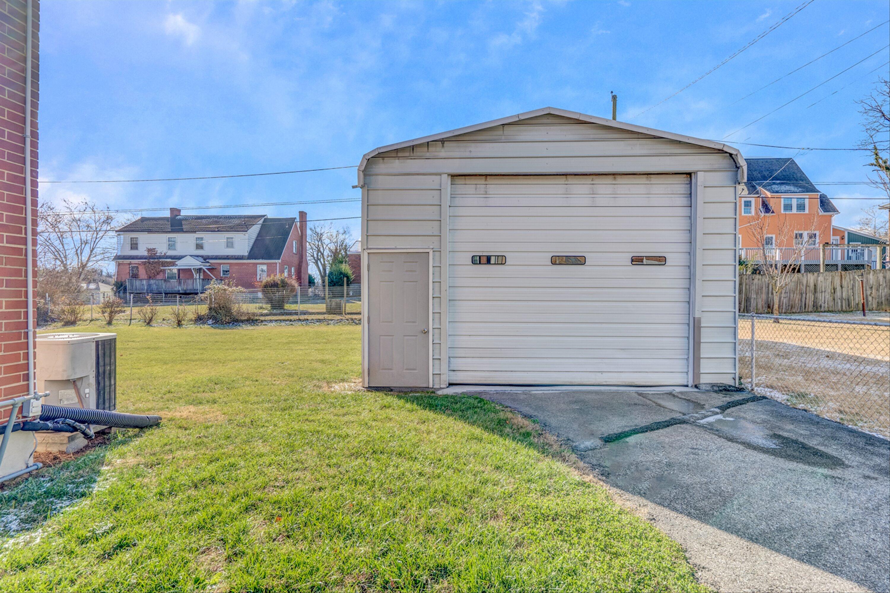 3026 Linwood Road Northwest Roanoke, VA 24017 - Photo 30 of 33 30-DSC1810