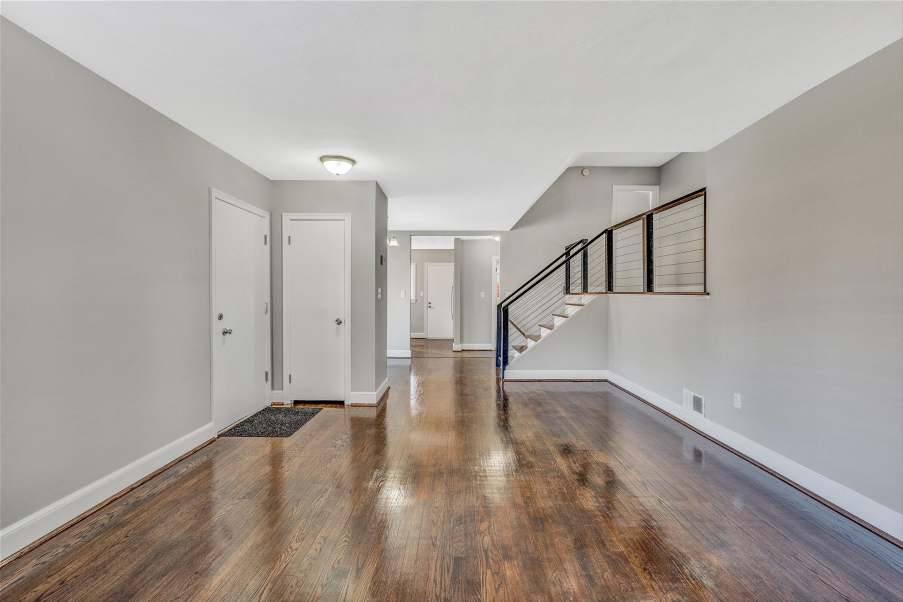 3026 Linwood Road Northwest Roanoke, VA 24017 - Photo 3 of 33 04-DSC1732